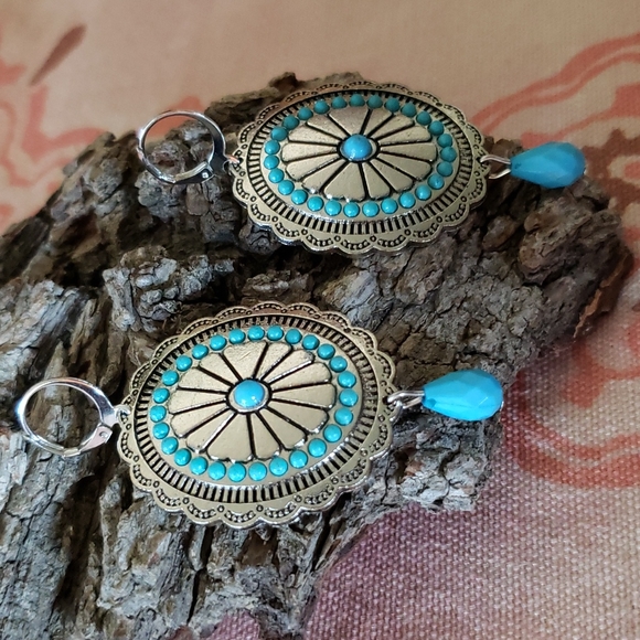 Western Teardrop Earrings. Cowgirl Cowboy Tibetan Dangle Blue Beads Oval Flower - Picture 10 of 10